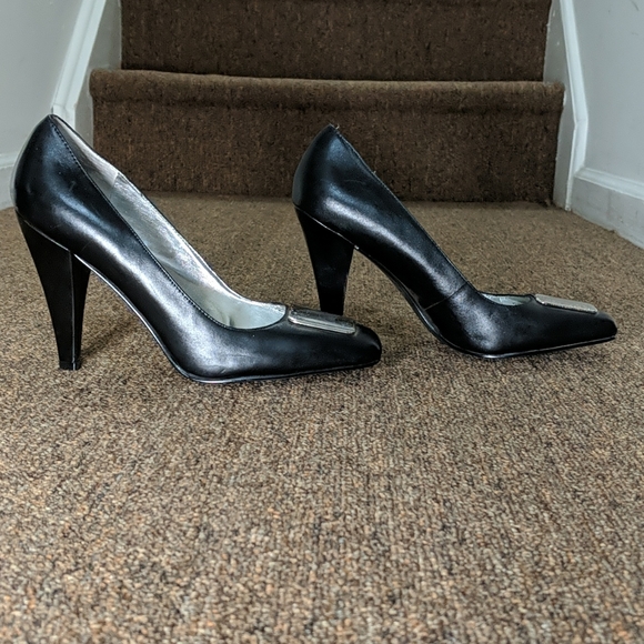 B.C.B.G. PARIS dress shoes - Picture 2 of 5